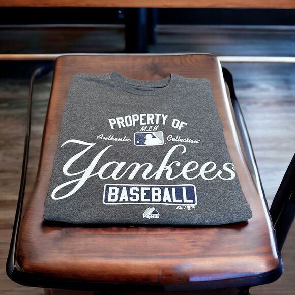 MLB Yankees Men’s T-Shirt (Small) - Picture 1 of 5